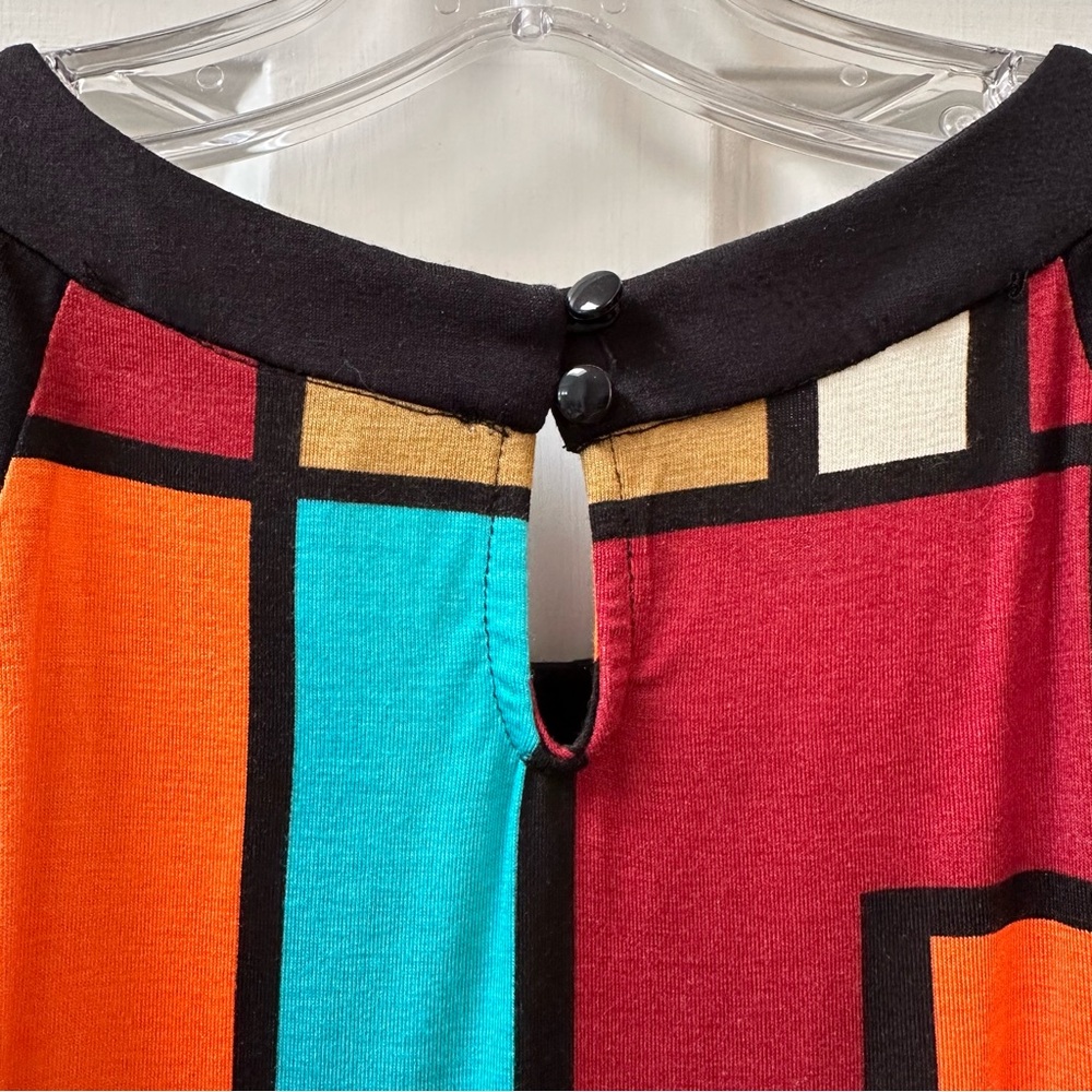 Color Block Top - Picture 2 of 5
